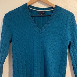 Tommy Hilfiger Dark Blue V-Neck Cable Knit Sweater Size: Medium